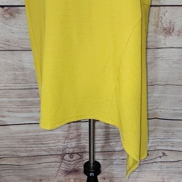 NWT Alfani Yellow Asymmetrical Sleeveless Top Size 1X - Picture 3 of 16